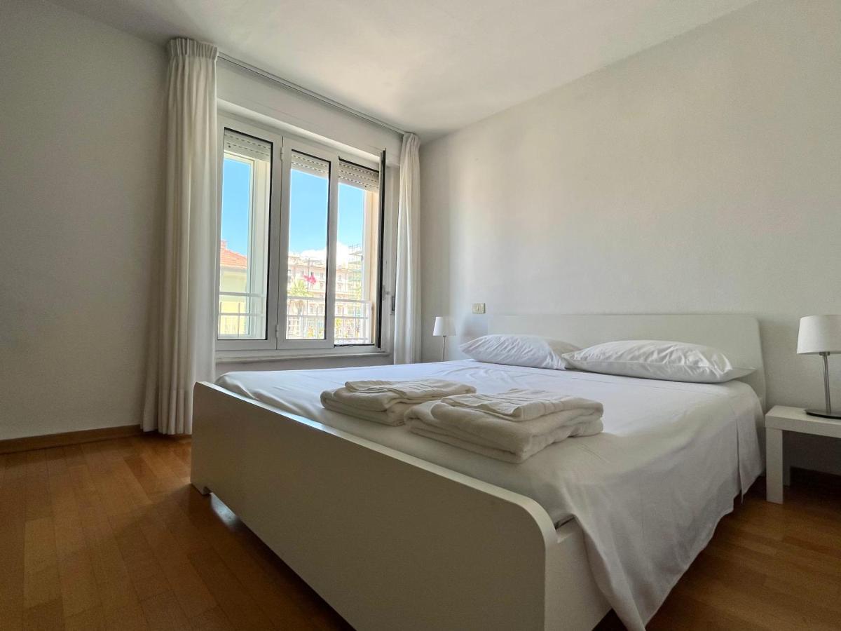 Amamare Apartments Виареджо Экстерьер фото